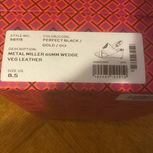 Tory Burch wedge size 8.5 Black never worn - Picture 6 of 6